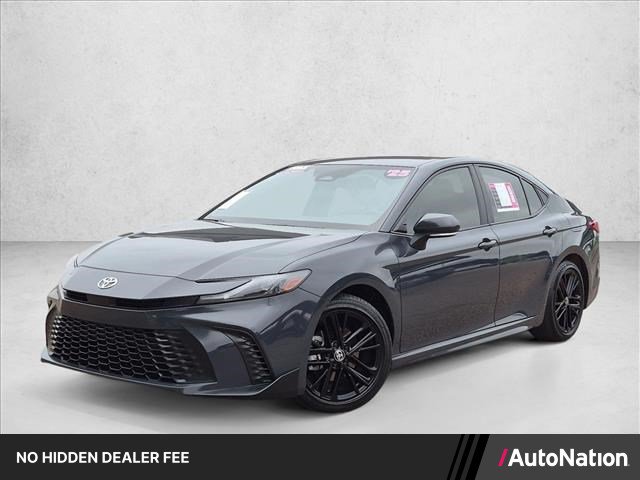 Used 2025 Toyota Camry SE FWD image 1