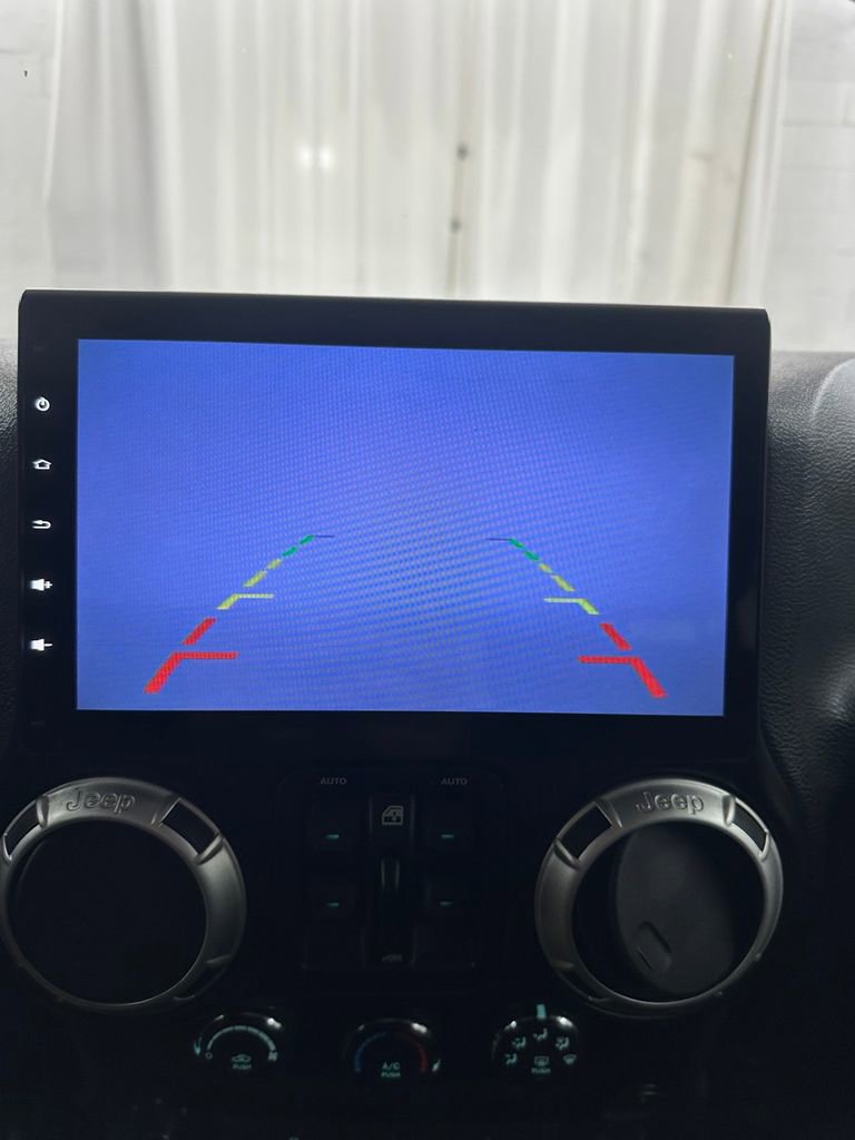 Used 2017 Jeep Wrangler Unlimited Sahara w/ Connectivity Group image 24