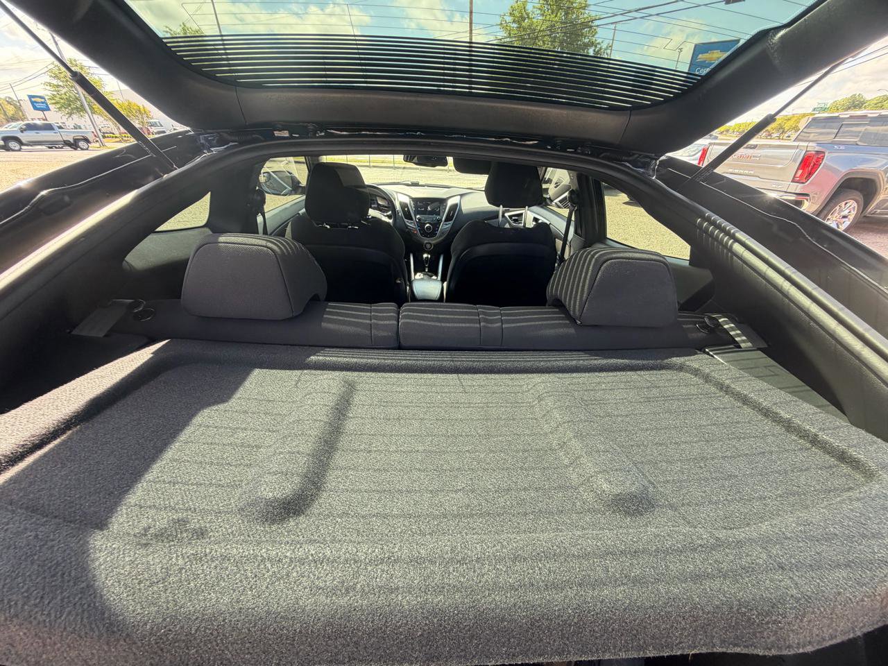 Used 2017 Hyundai Veloster Value Edition image 26