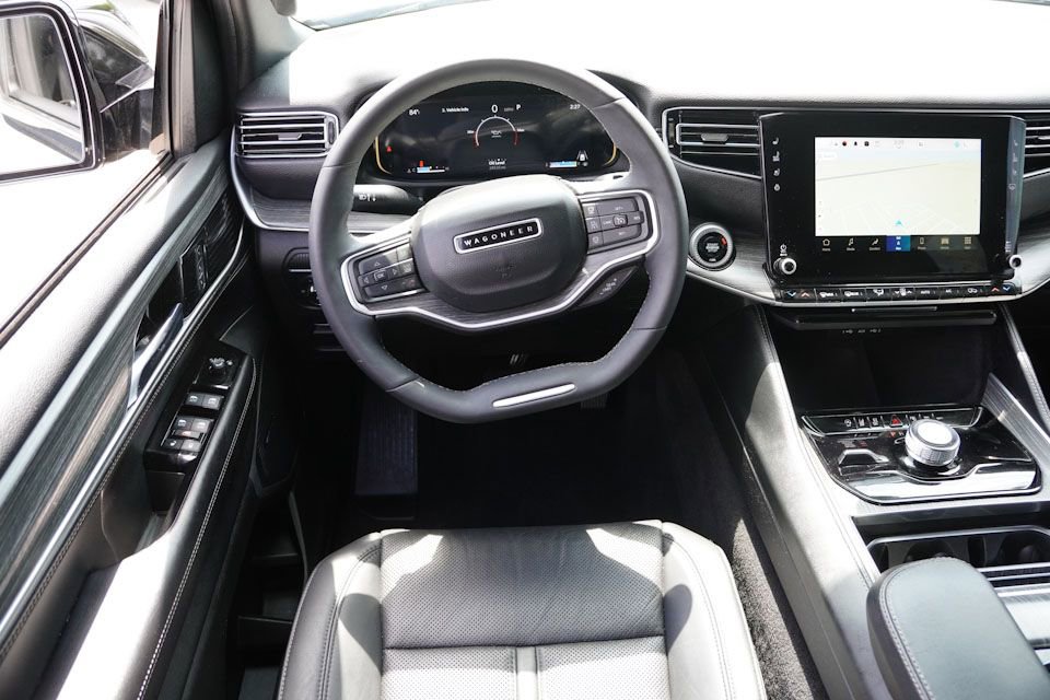Used 2024 Jeep Wagoneer Series II w/ Flexible Seating Group image 20