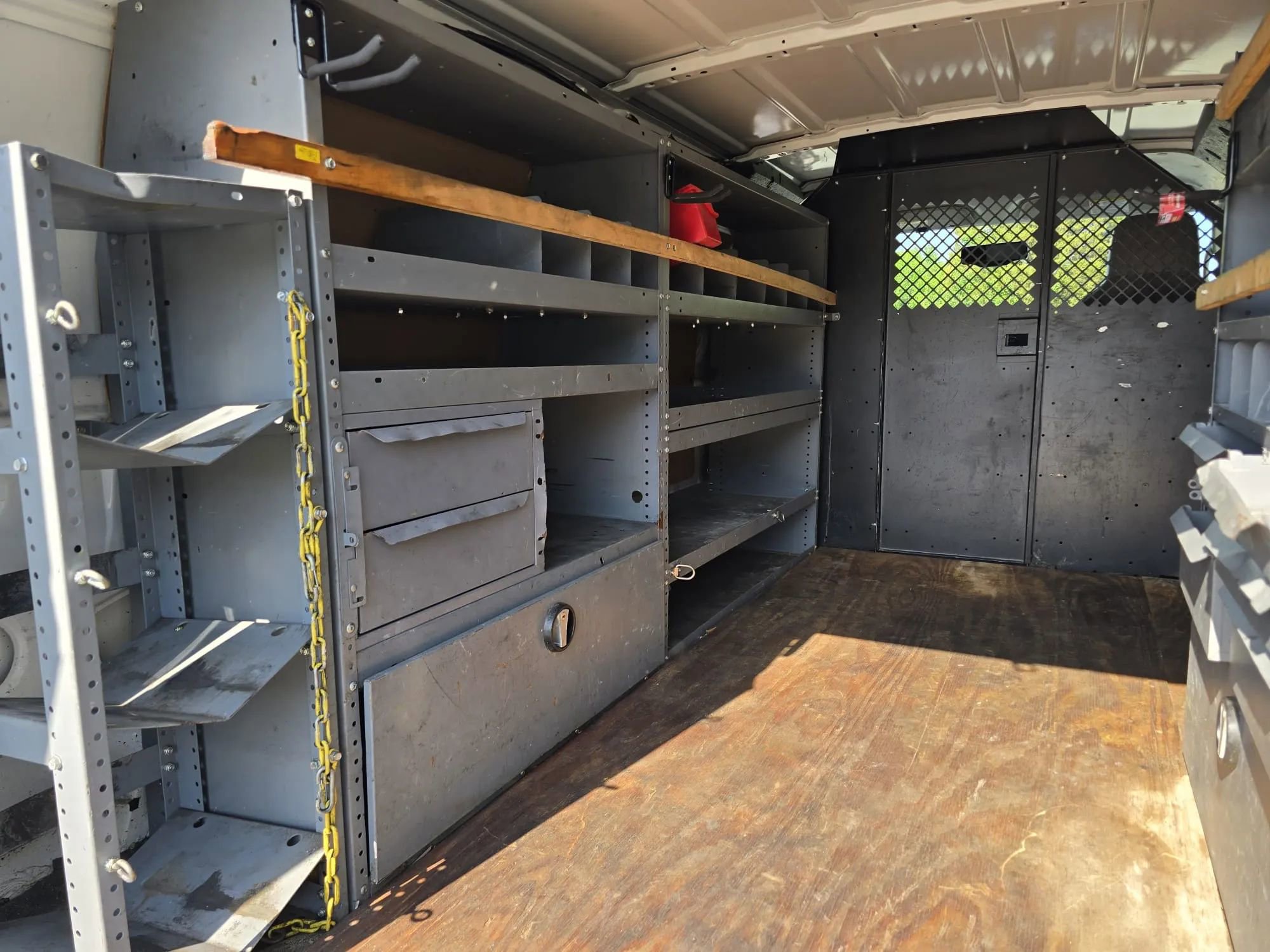 Used 2014 Ford E-350 and Econoline 350 Super Duty RWD image 21