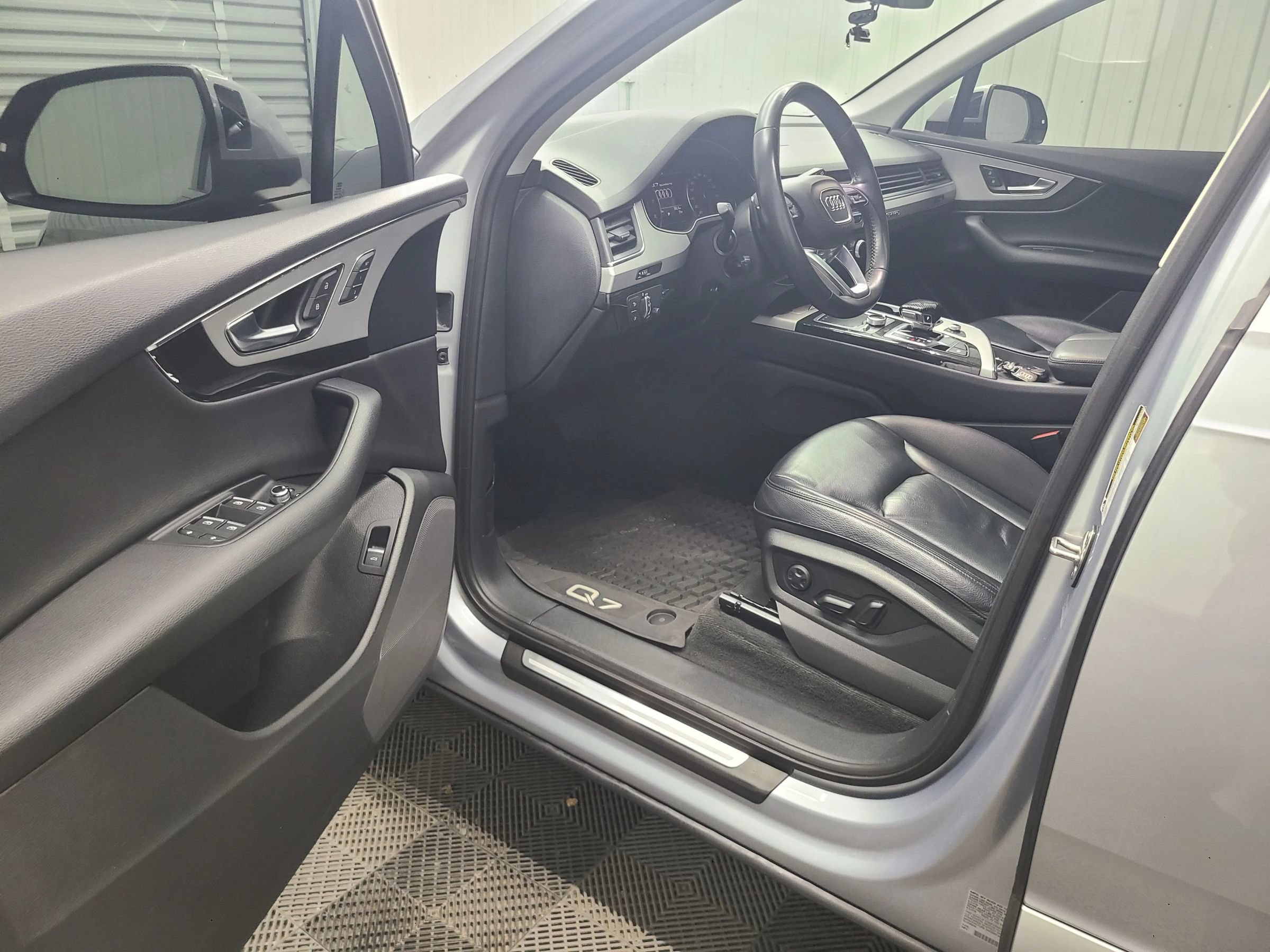 Used 2019 Audi Q7 2.0T Premium w/ Convenience Package AWD/4WD image 21