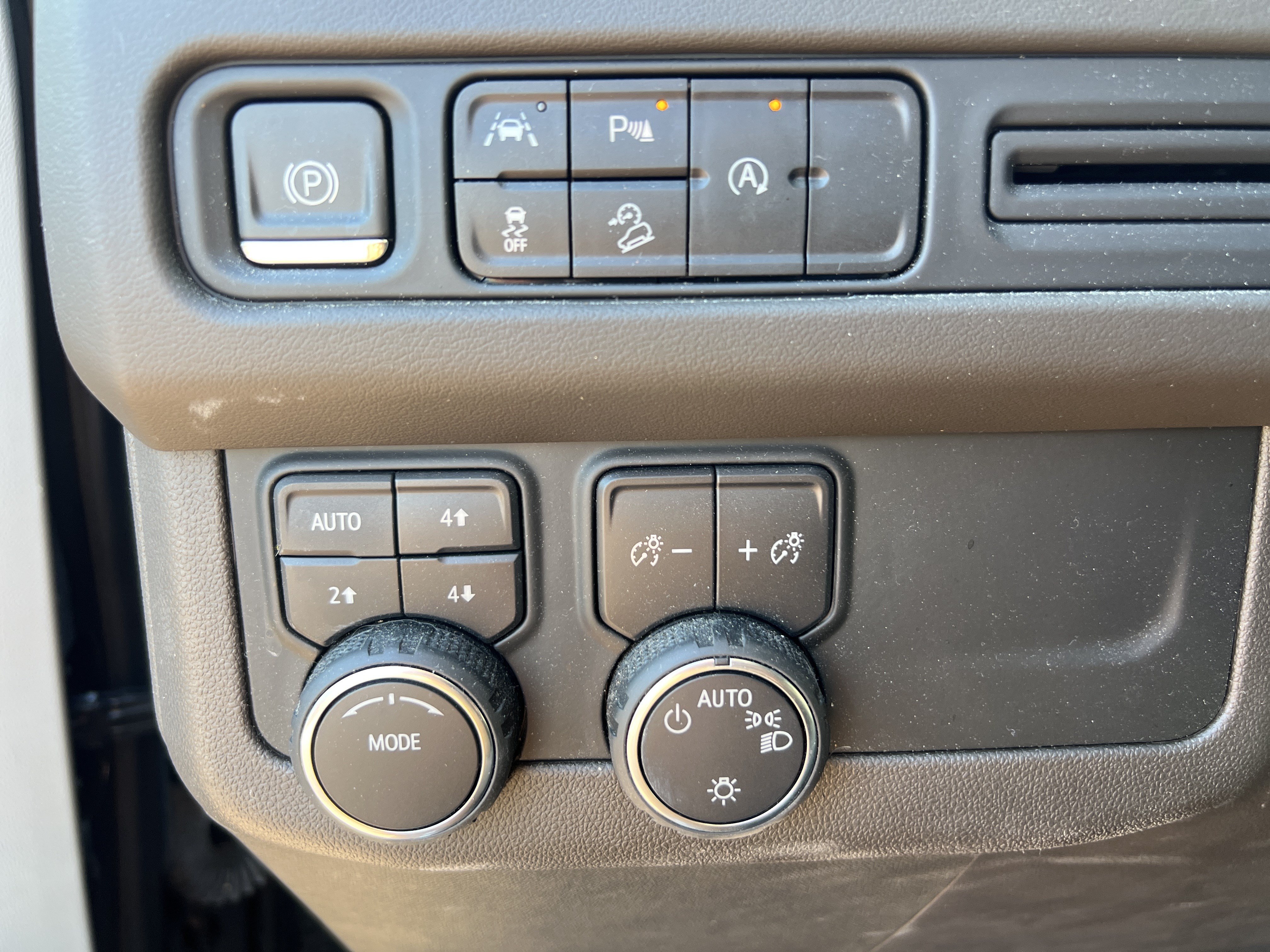 Used 2023 Chevrolet Tahoe Z71 AWD/4WD image 37