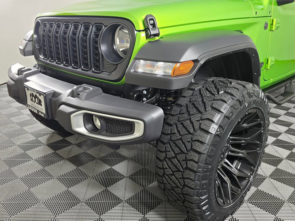 New 2025 Jeep Gladiator Sport image 12