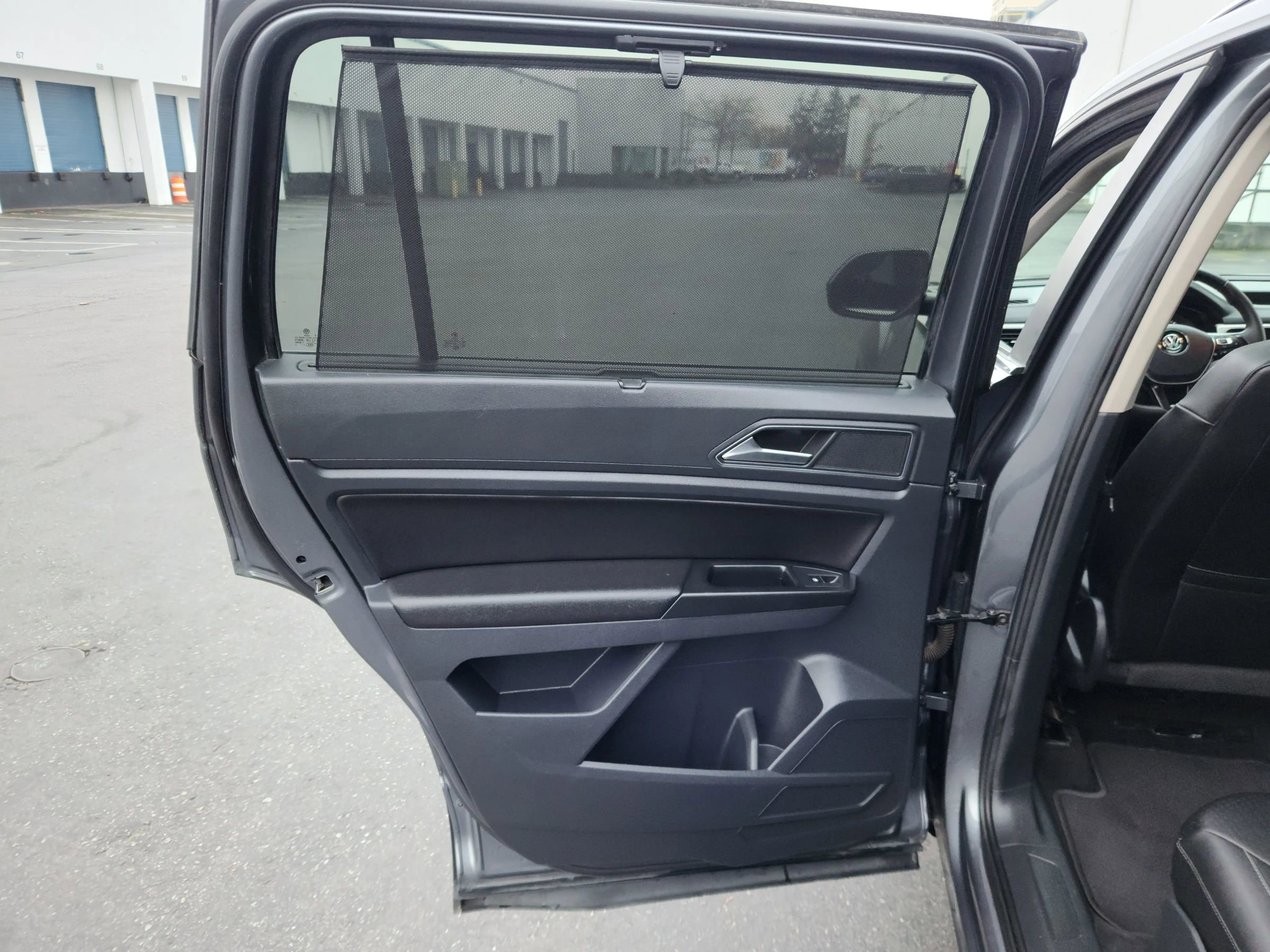 Used 2018 Volkswagen Atlas SEL AWD/4WD image 18