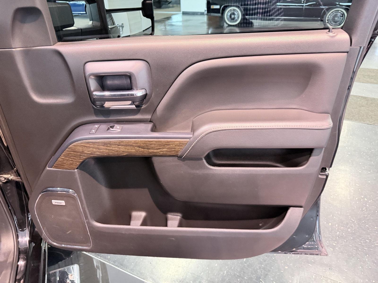Used 2018 GMC Sierra 2500 Denali w/ Duramax Plus Package AWD/4WD image 27