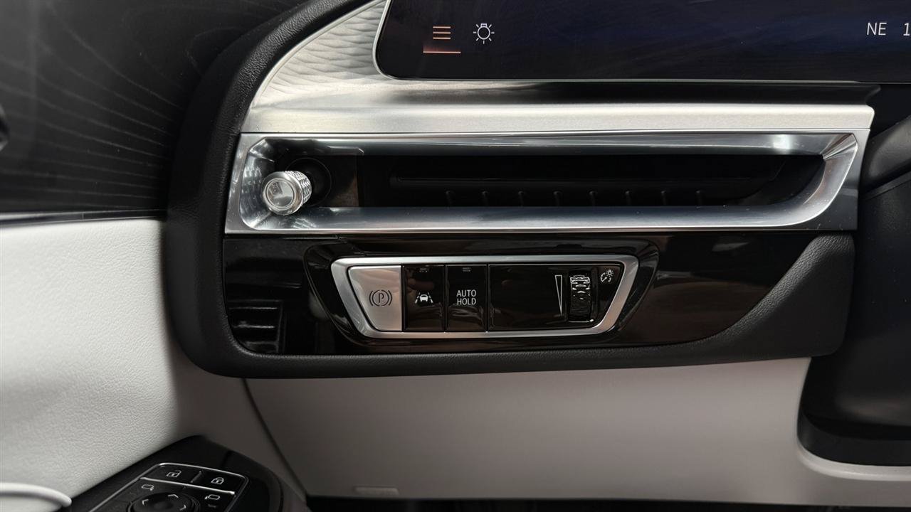 Used 2024 Cadillac Lyriq Sport RWD image 46