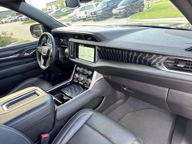 Used 2023 GMC Yukon XL Denali image 16