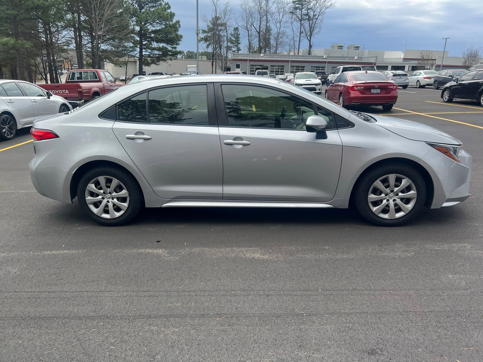 Used 2021 Toyota Corolla LE image 15
