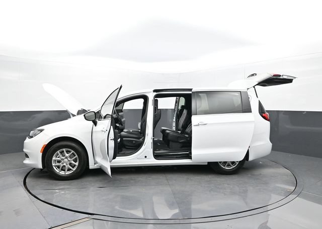 New 2025 Chrysler Voyager LX FWD image 62