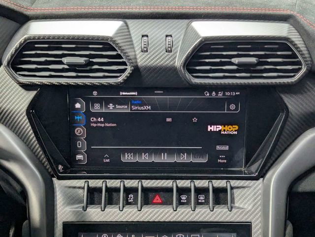 Used 2023 Lamborghini Urus Performante image 13