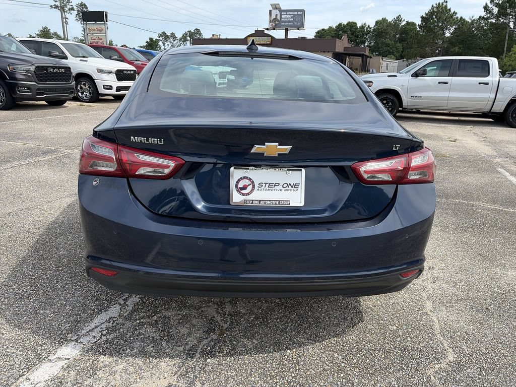 Used 2021 Chevrolet Malibu LT FWD image 5