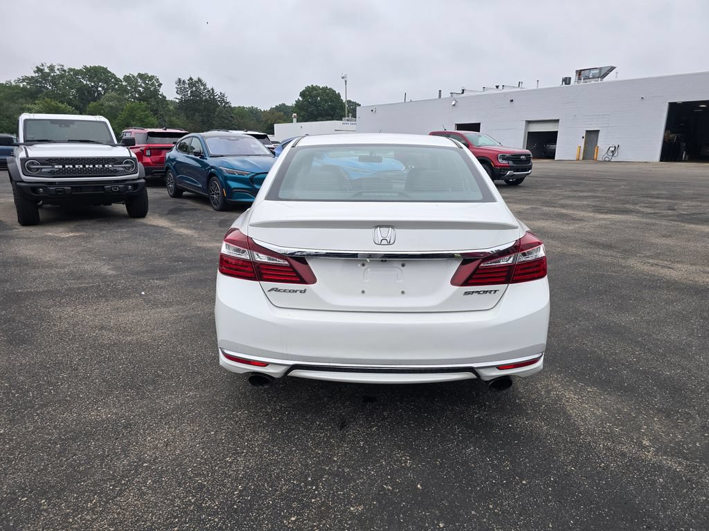 Used 2017 Honda Accord Sport image 4