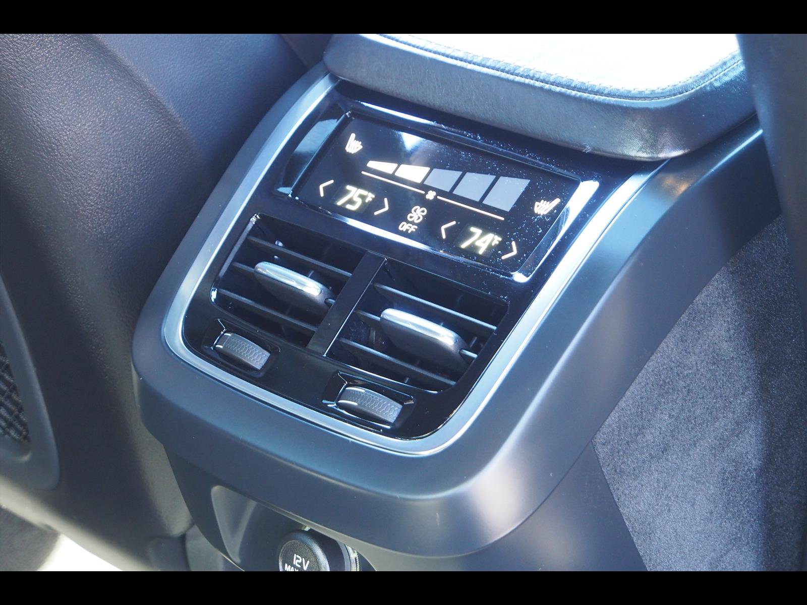 Used 2017 Volvo S90 T6 Inscription w/ Vision Package image 15