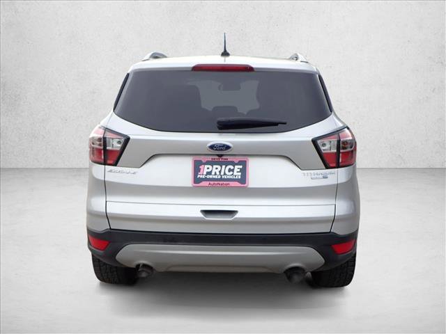 Used 2017 Ford Escape Titanium image 3