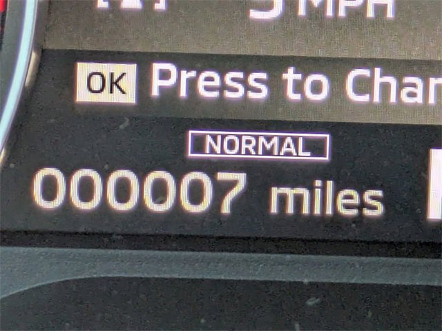 New 2025 Mitsubishi Outlander SE image 32