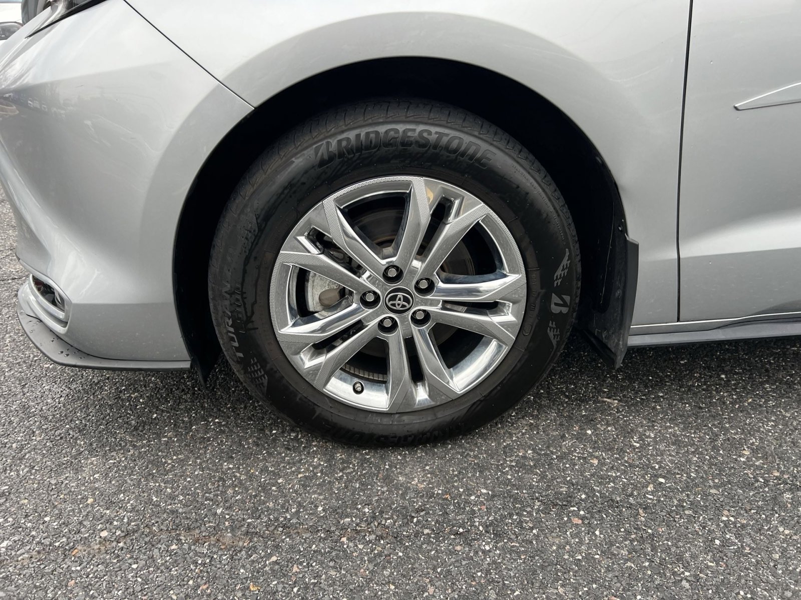 Used 2023 Toyota Sienna Platinum image 12