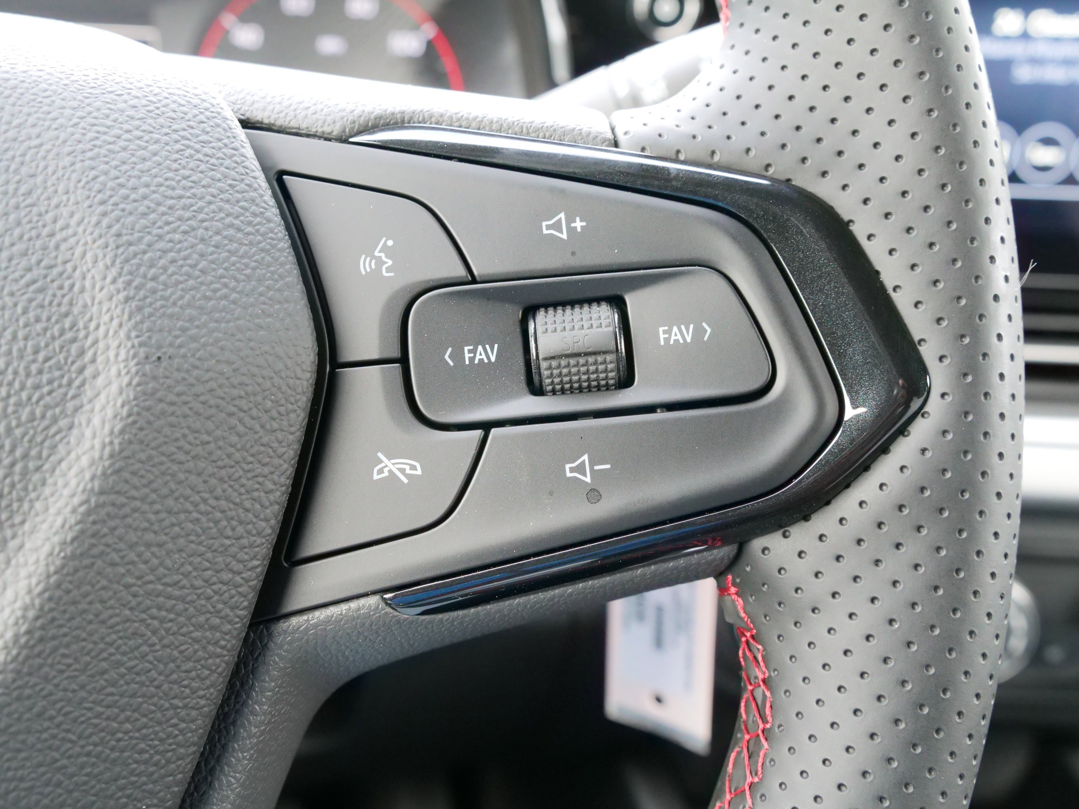 New 2026 Chevrolet Trax RS w/ Driver Confidence Package image 23