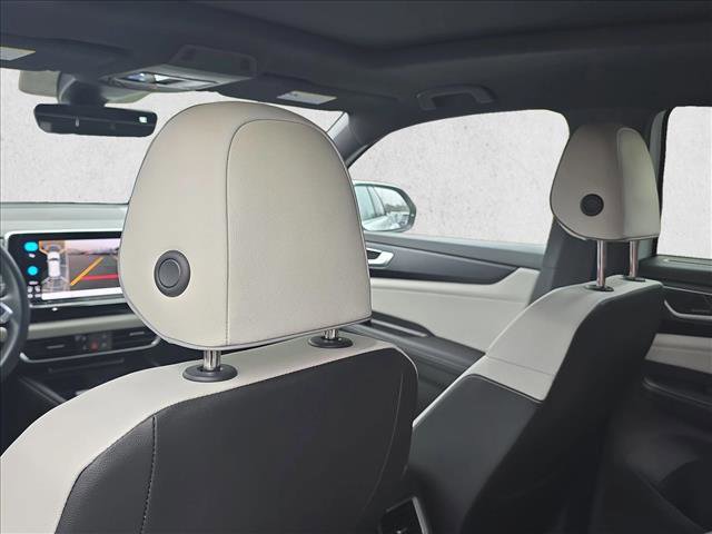 Used 2024 Volkswagen Atlas Cross Sport SEL Premium R-Line image 15