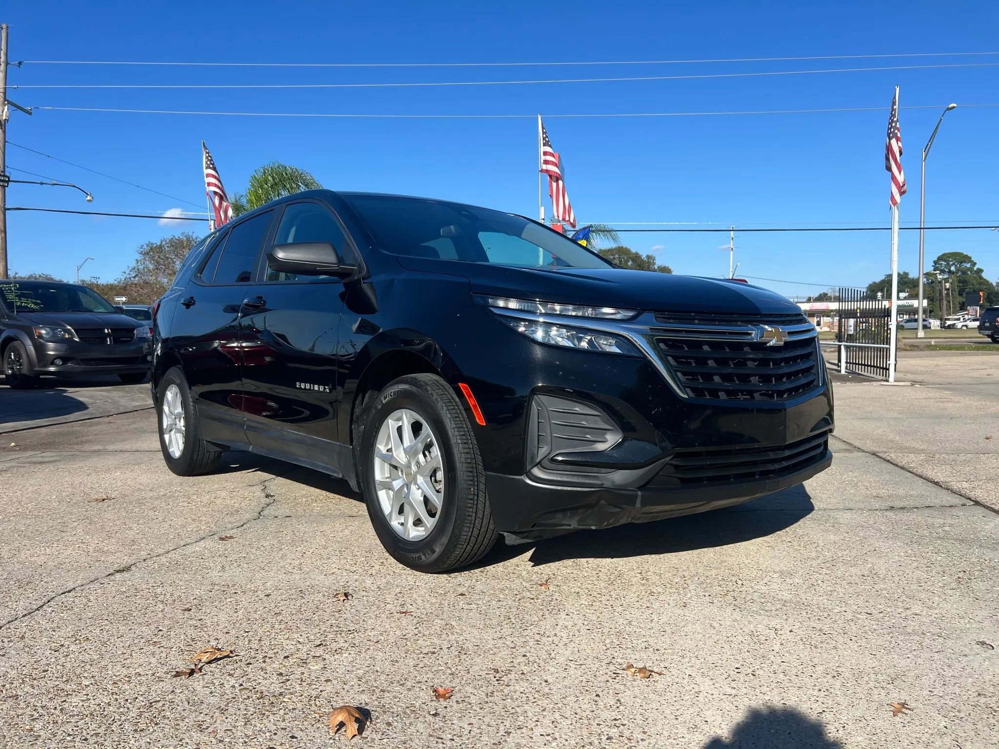 Used 2023 Chevrolet Equinox LS w/ LS Convenience Package image 3
