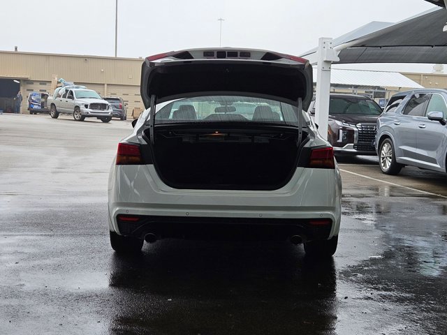 Used 2025 Nissan Altima 2.5 SR w/ SR Premium Package image 6