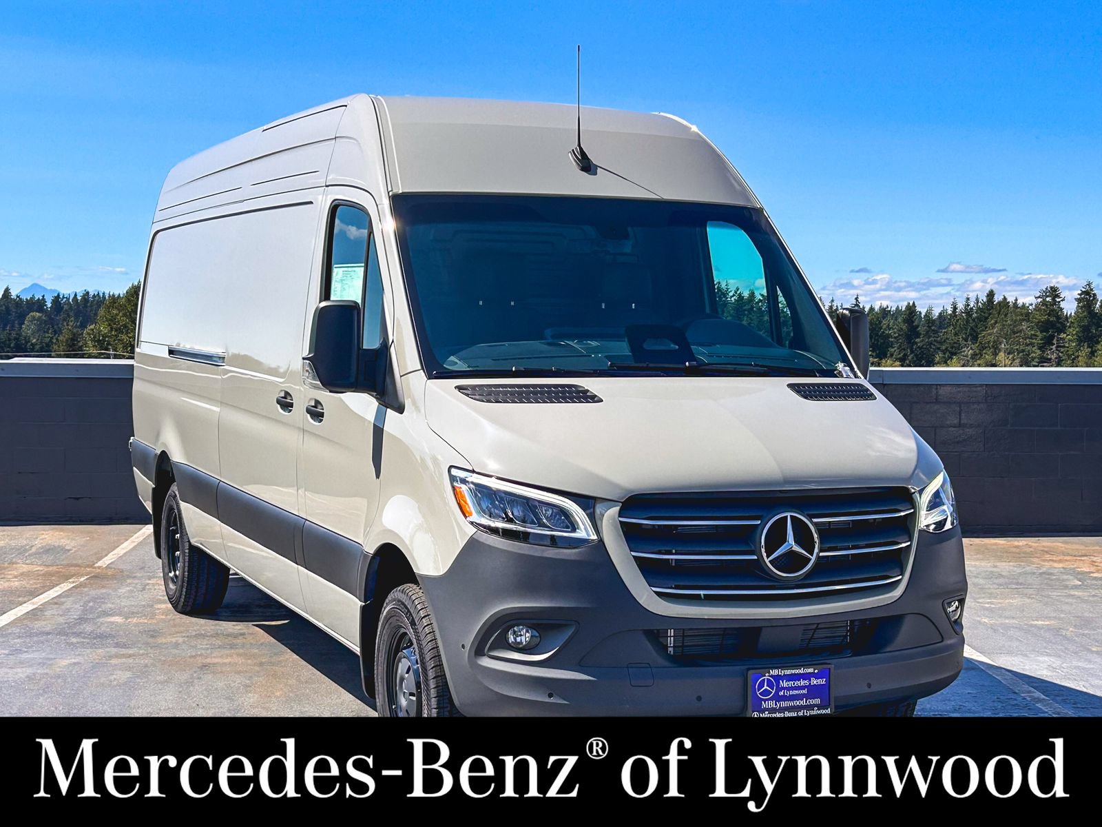 New 2026 Mercedes-Benz Sprinter 3500 video 1