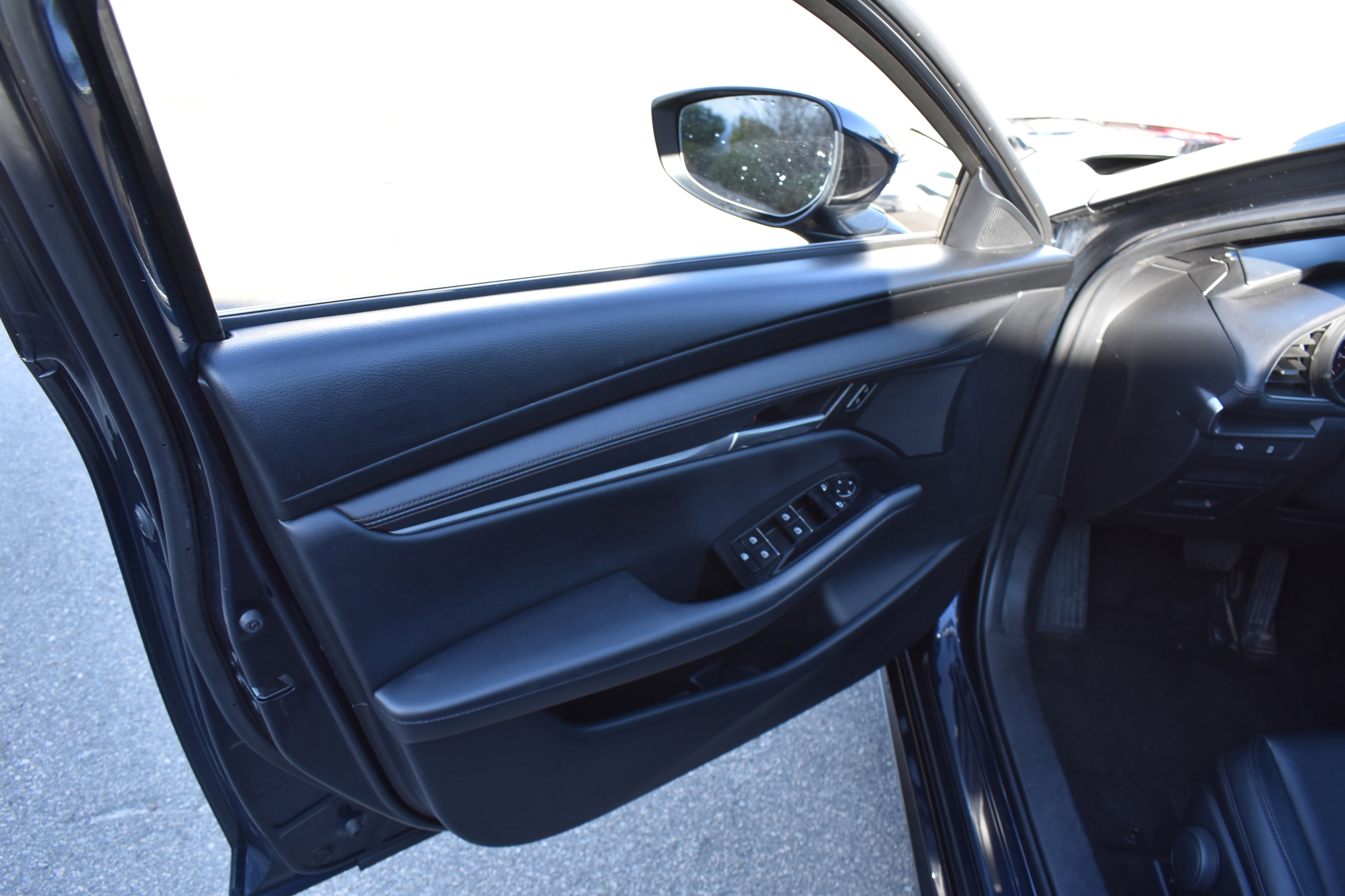 Used 2024 MAZDA MAZDA3 s image 23