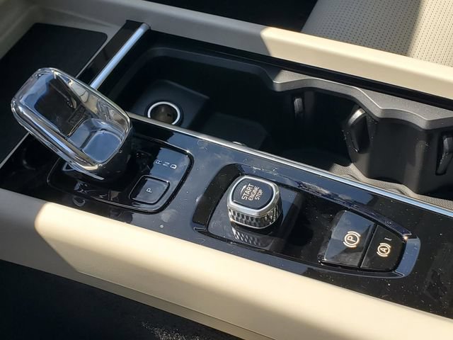 New 2026 Volvo XC60 B5 Ultra w/ Protection Package Premier AWD/4WD image 23
