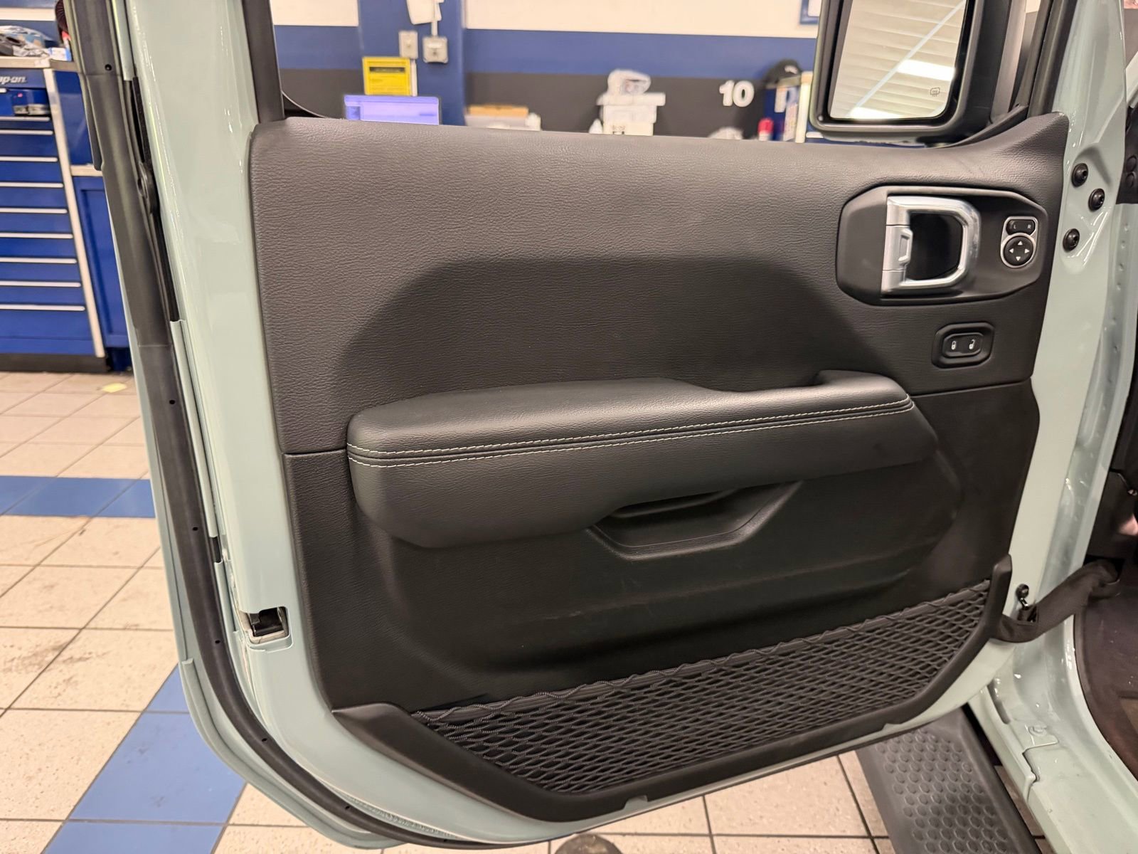 Used 2023 Jeep Wrangler Unlimited Sahara w/ Cold Weather Group image 10