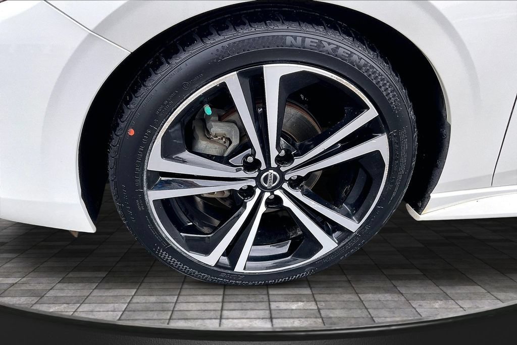 Used 2021 Nissan Sentra SR FWD image 9