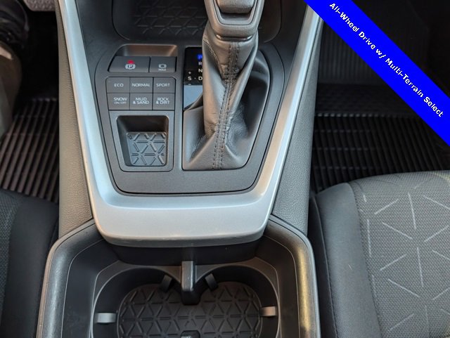 Used 2022 Toyota RAV4 XLE image 9