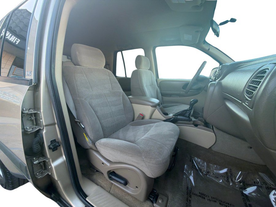 Used 2004 Chevrolet TrailBlazer LS w/ LS Preferred Equipment Group RWD image 15