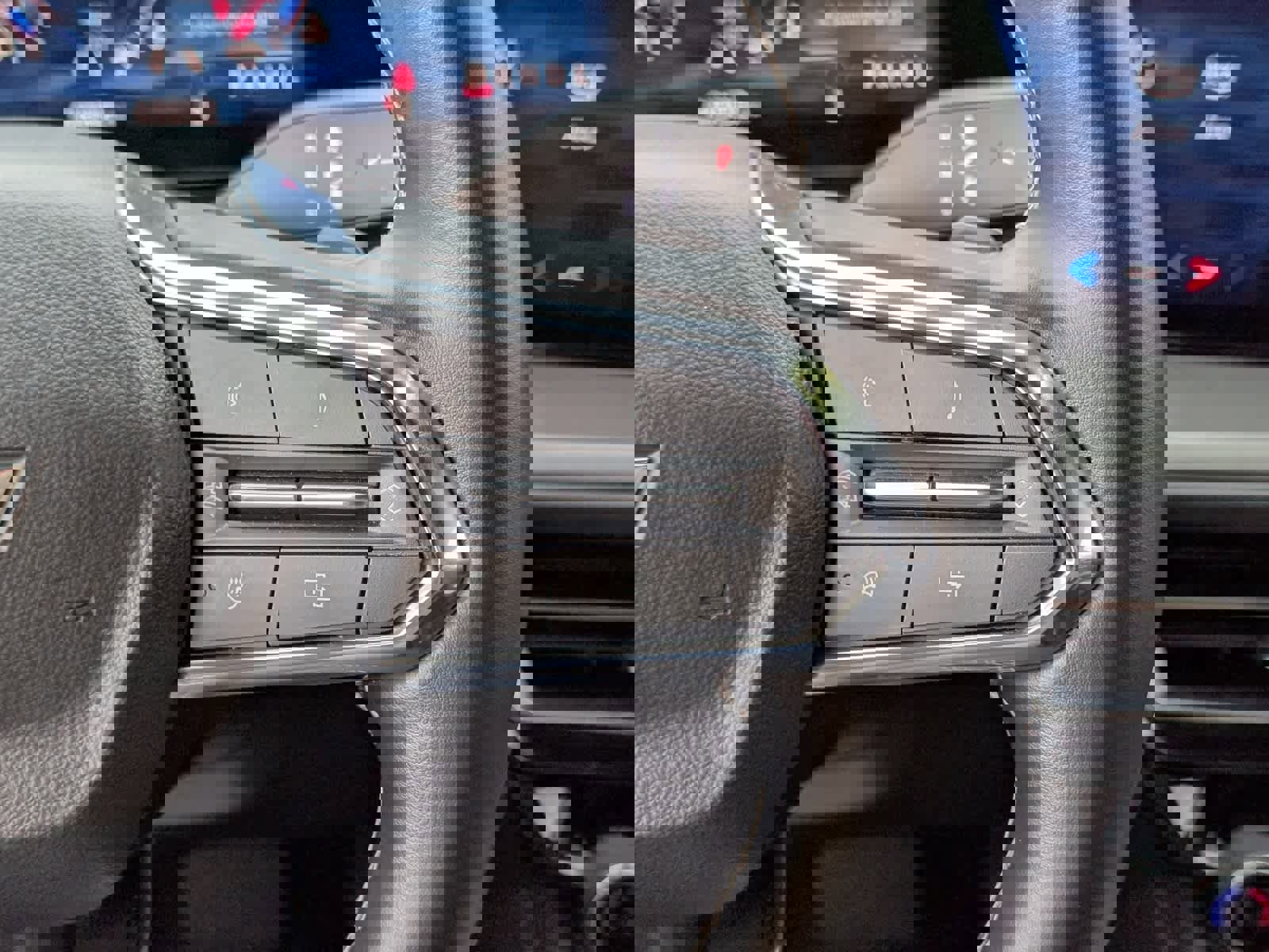 Certified 2024 Chevrolet Traverse LT image 3