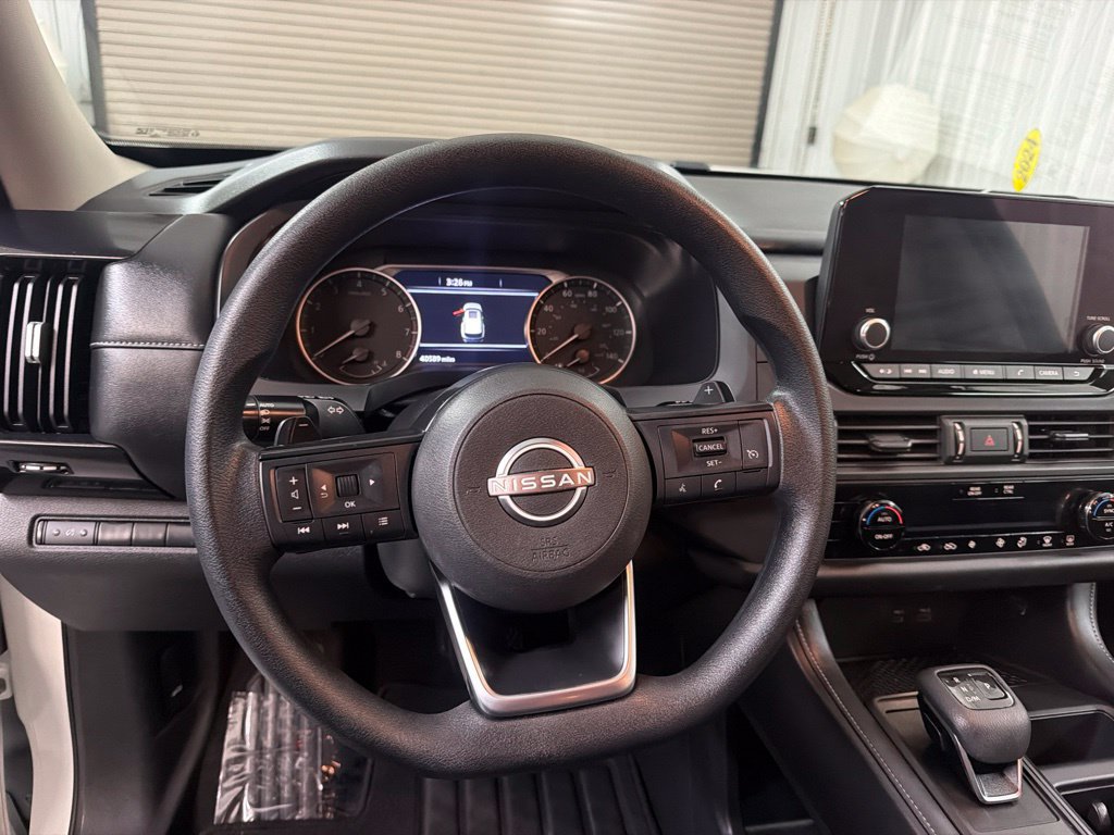 Used 2024 Nissan Pathfinder S FWD image 15