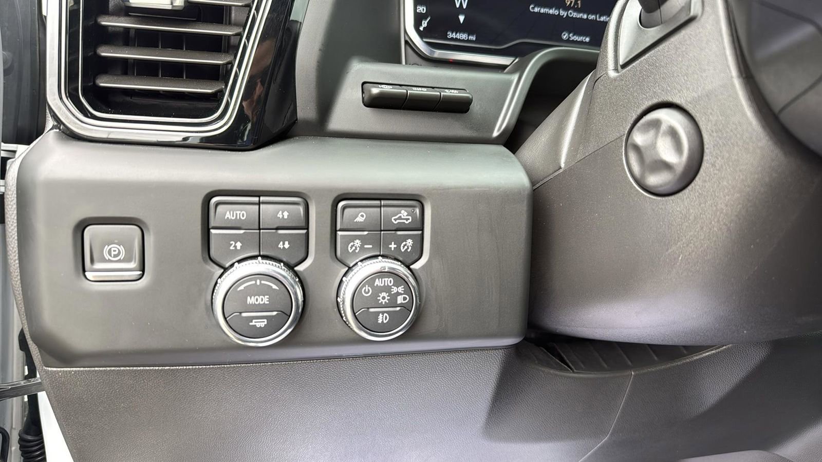 Used 2024 GMC Sierra 1500 AT4X w/ AT4X AEV Edition image 18