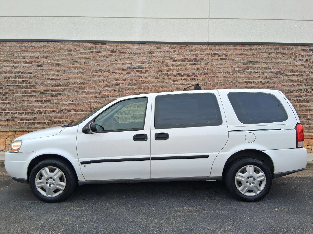 Used 2008 Chevrolet Uplander image 2