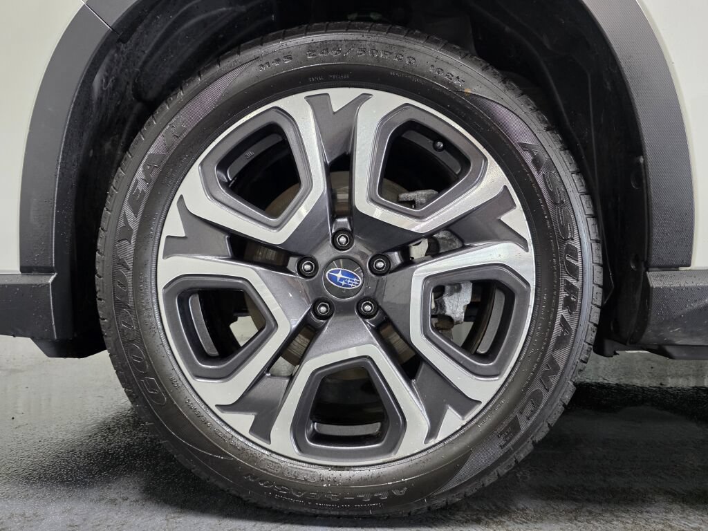 Used 2023 Subaru Ascent Limited AWD/4WD image 5