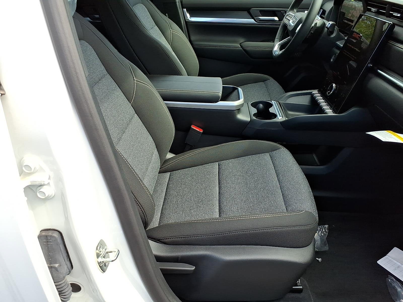 New 2027 GMC Terrain Elevation AWD/4WD image 8