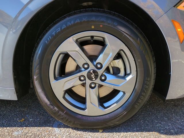 Used 2023 Kia K5 LXS image 11