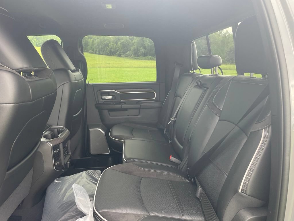New 2026 RAM 2500 Laramie AWD/4WD image 9