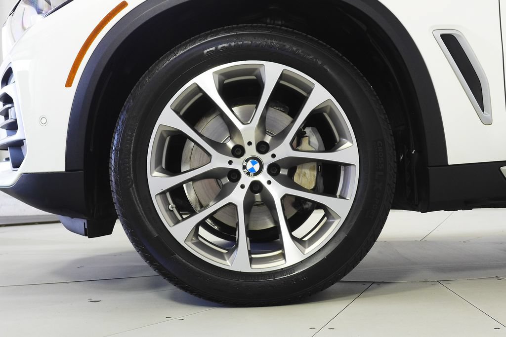 Used 2021 BMW X5 xDrive40i w/ Convenience Package AWD/4WD image 5