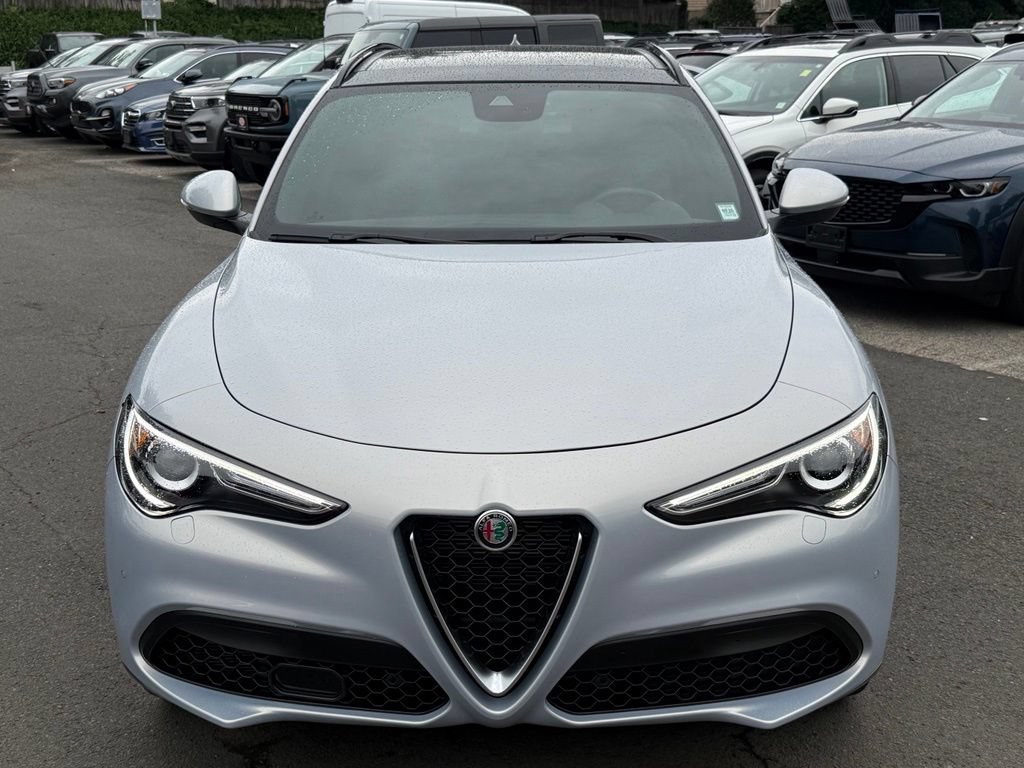 Used 2023 Alfa Romeo Stelvio Ti w/ Active Assist Plus Package AWD/4WD image 2