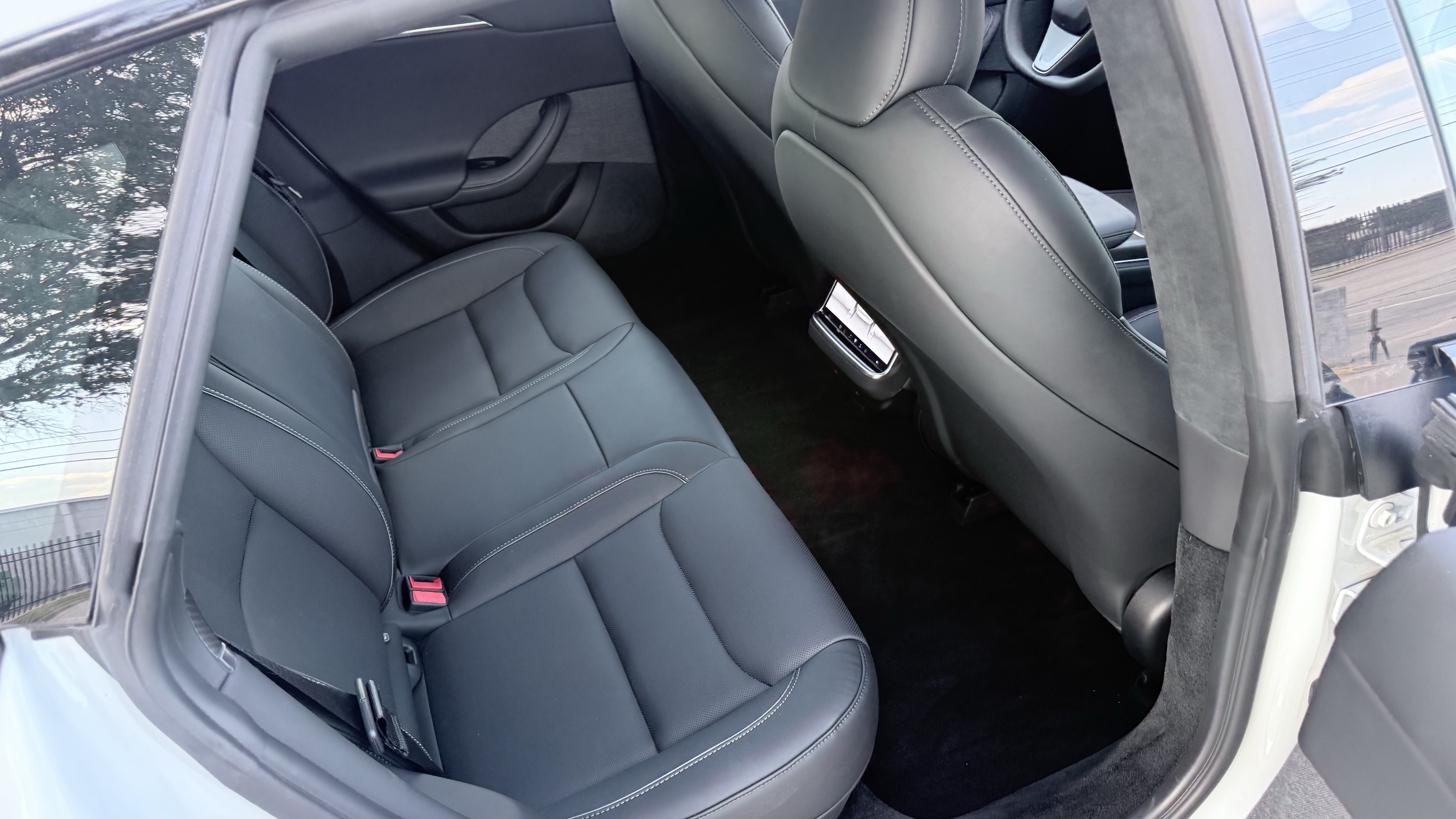 Used 2024 Tesla Model S Plaid AWD/4WD image 32