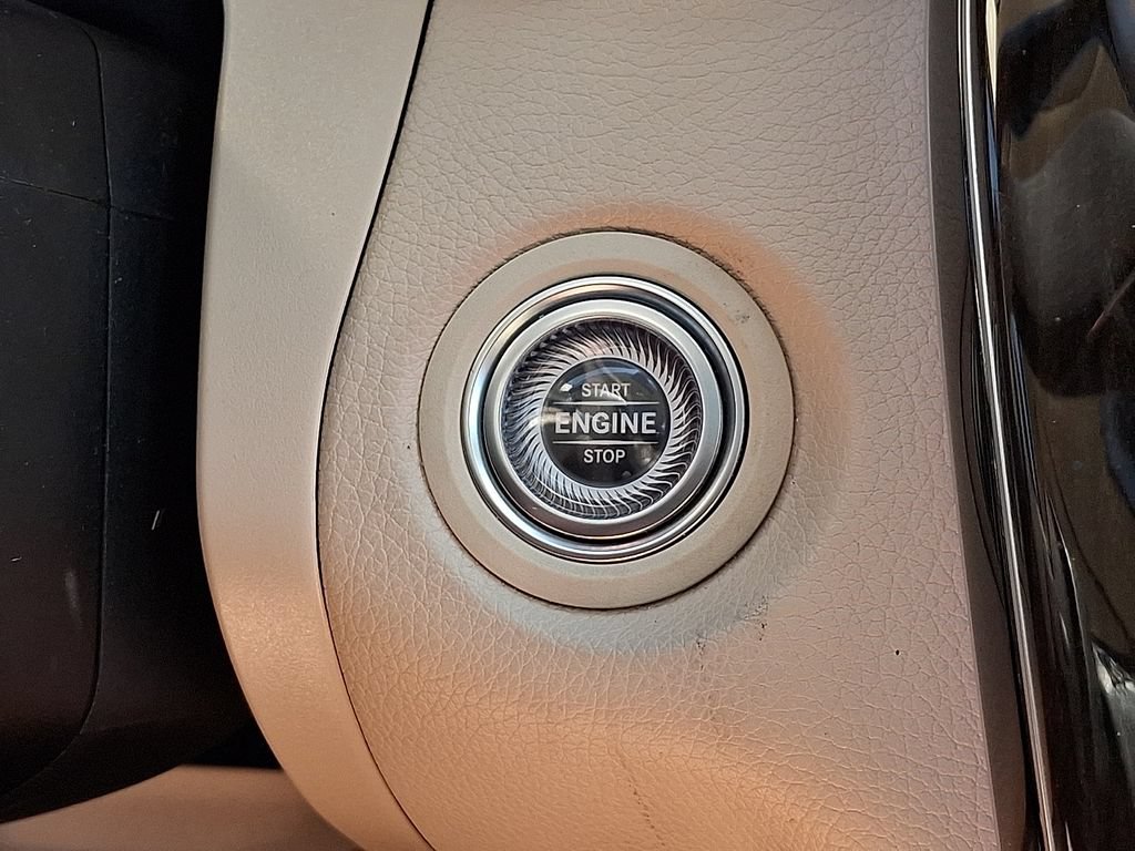 Used 2021 Mercedes-Benz GLC 300 4MATIC image 24