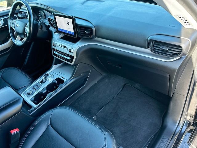 Used 2021 Ford Explorer XLT image 29