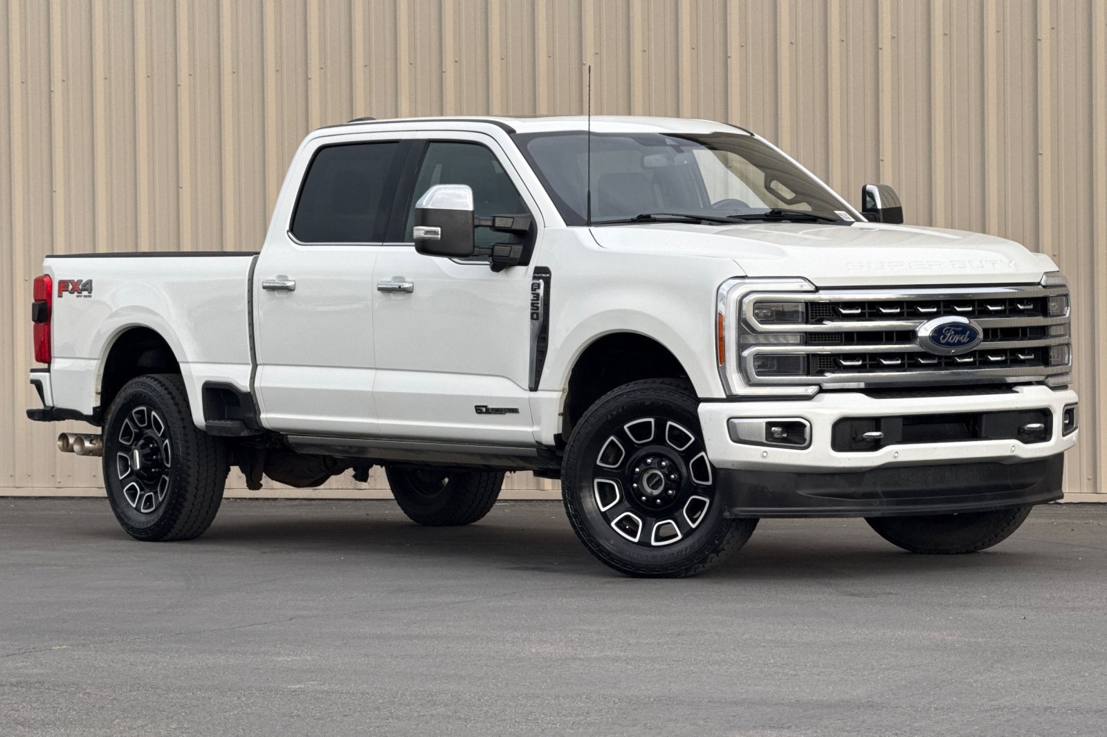 Used 2023 Ford F350 Platinum AWD/4WD image 2