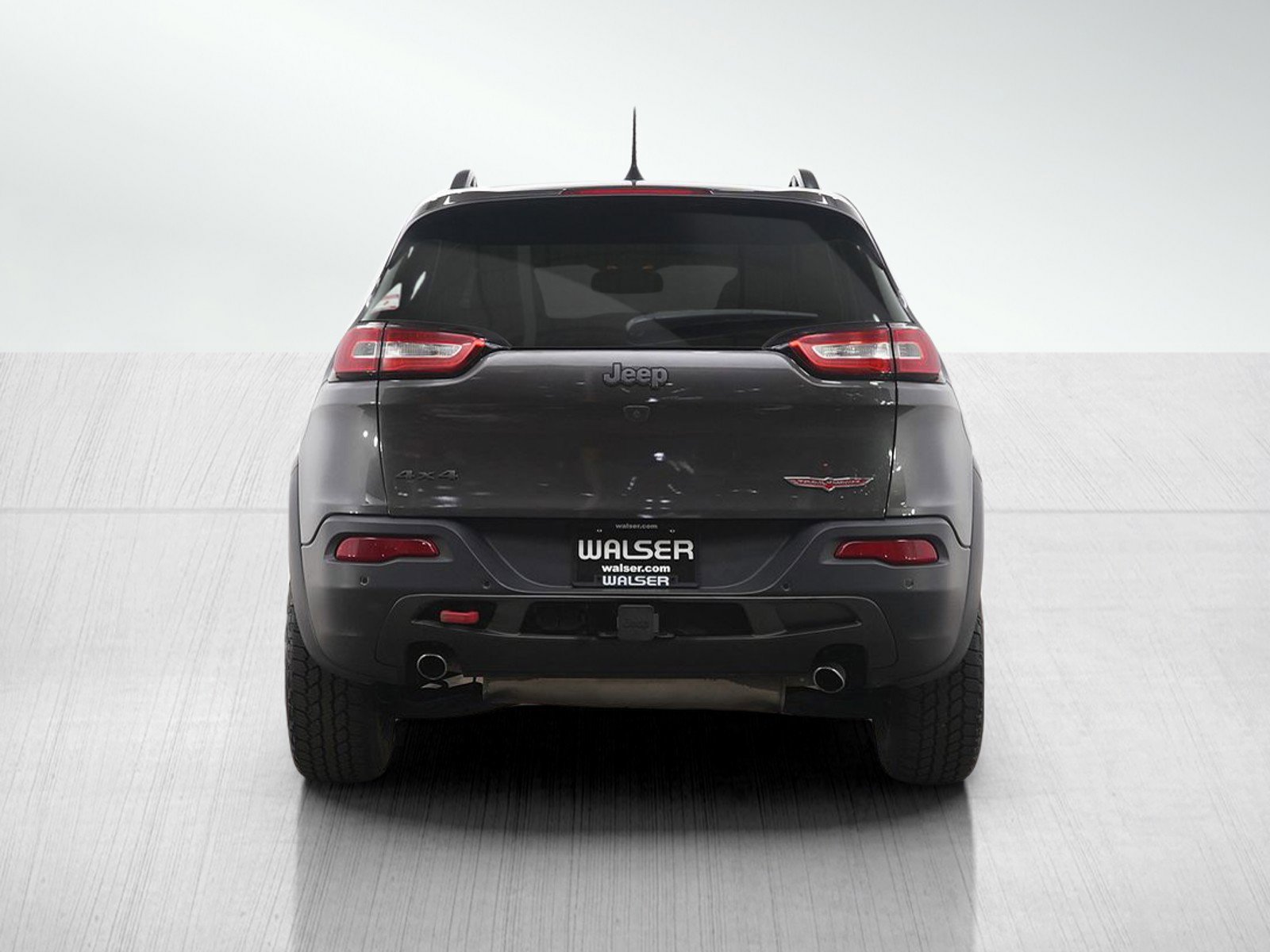 Used 2017 Jeep Cherokee Trailhawk image 4