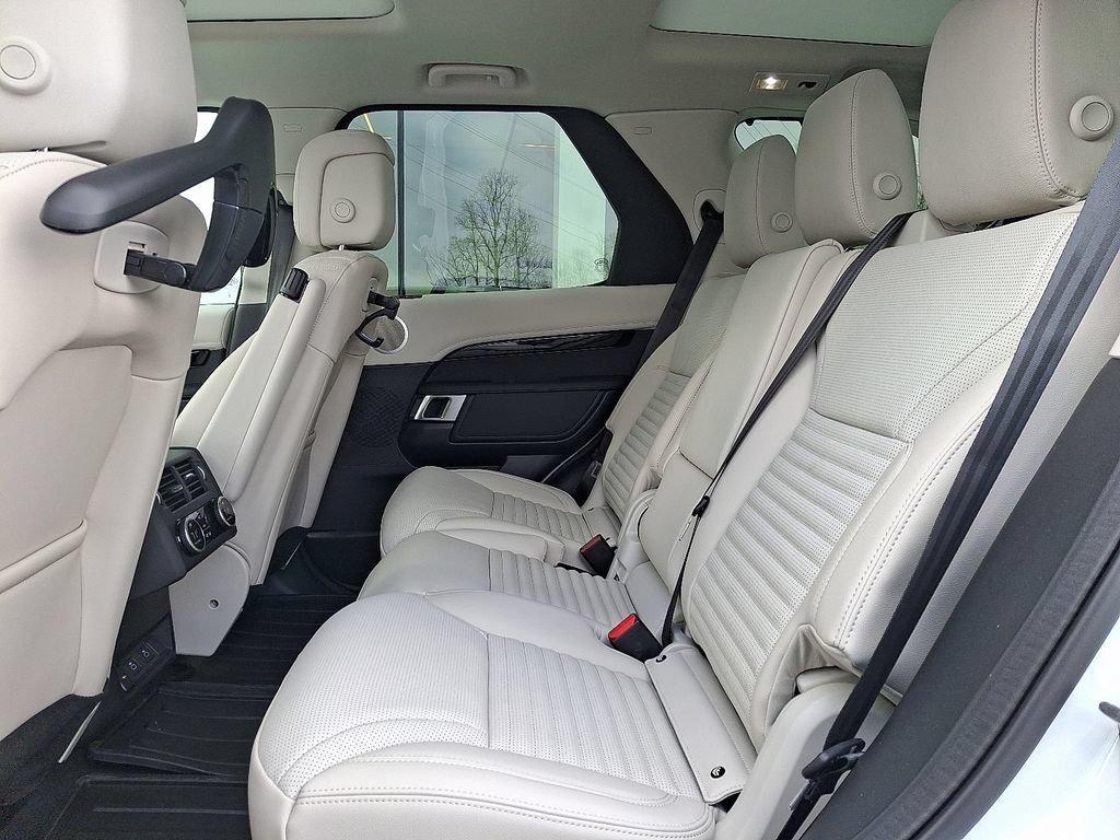 New 2026 Land Rover Discovery S AWD/4WD image 6