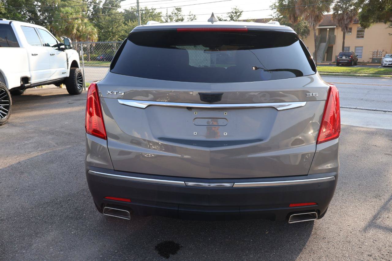 Used 2017 Cadillac XT5 FWD image 6