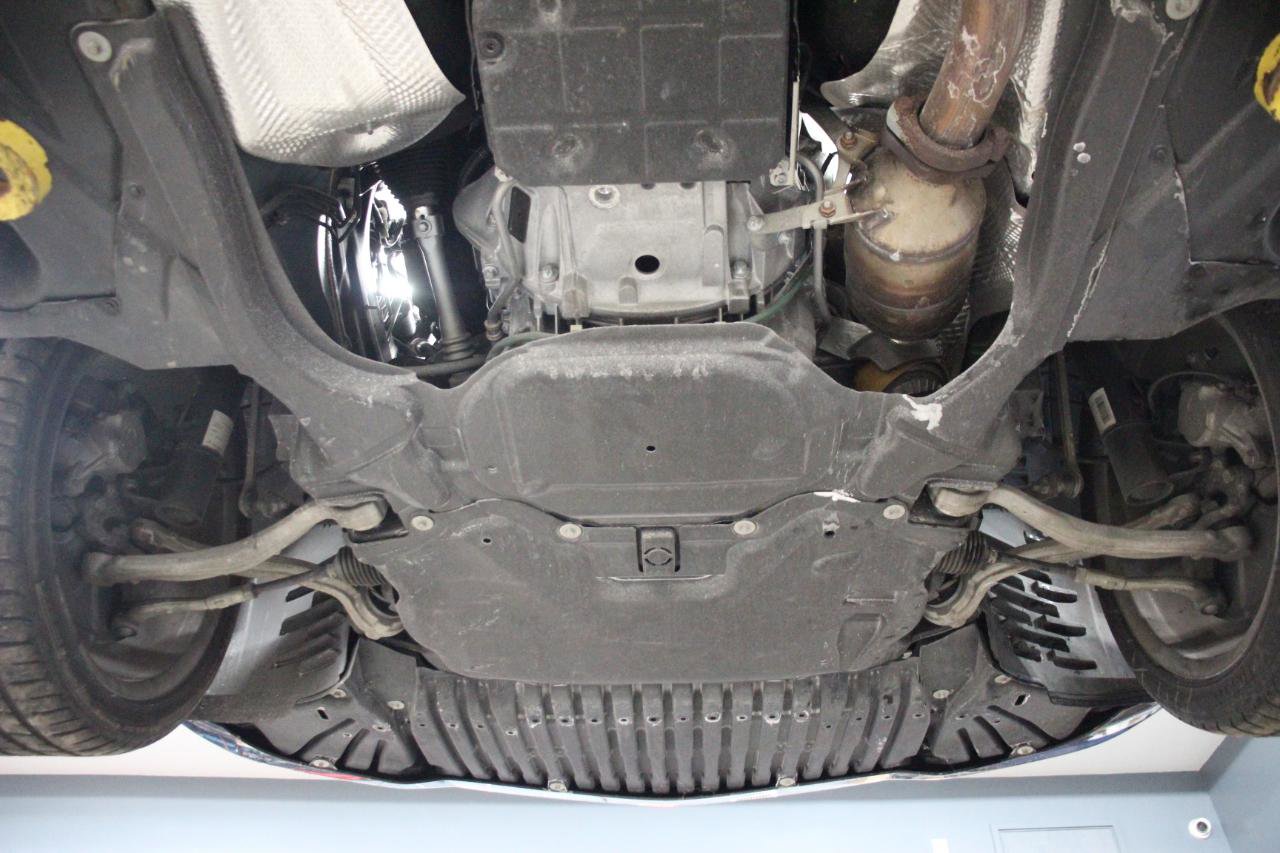 Used 2015 Mercedes-Benz SLK 250 image 99